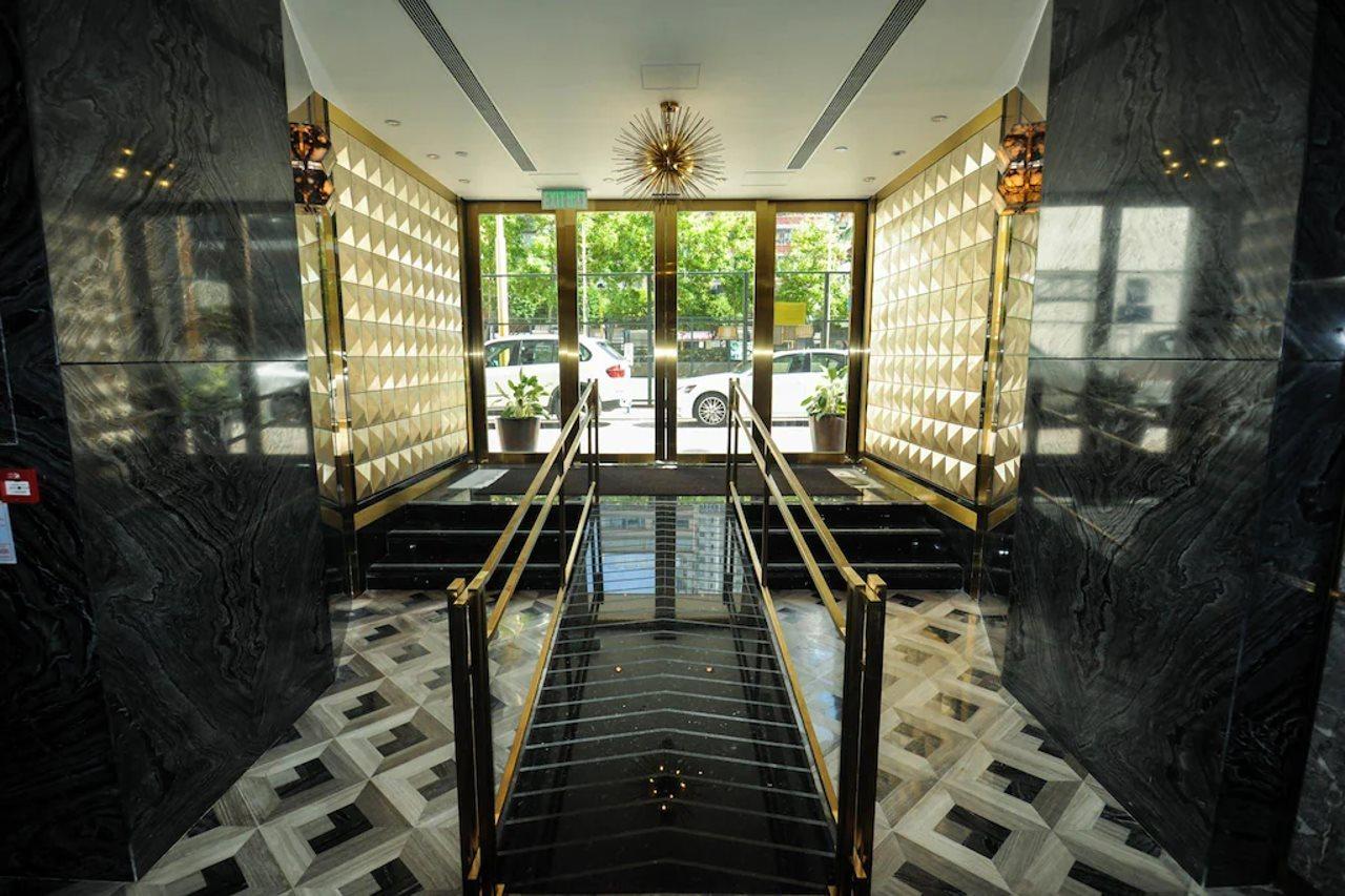 King'S Hotel Гонконг Экстерьер фото